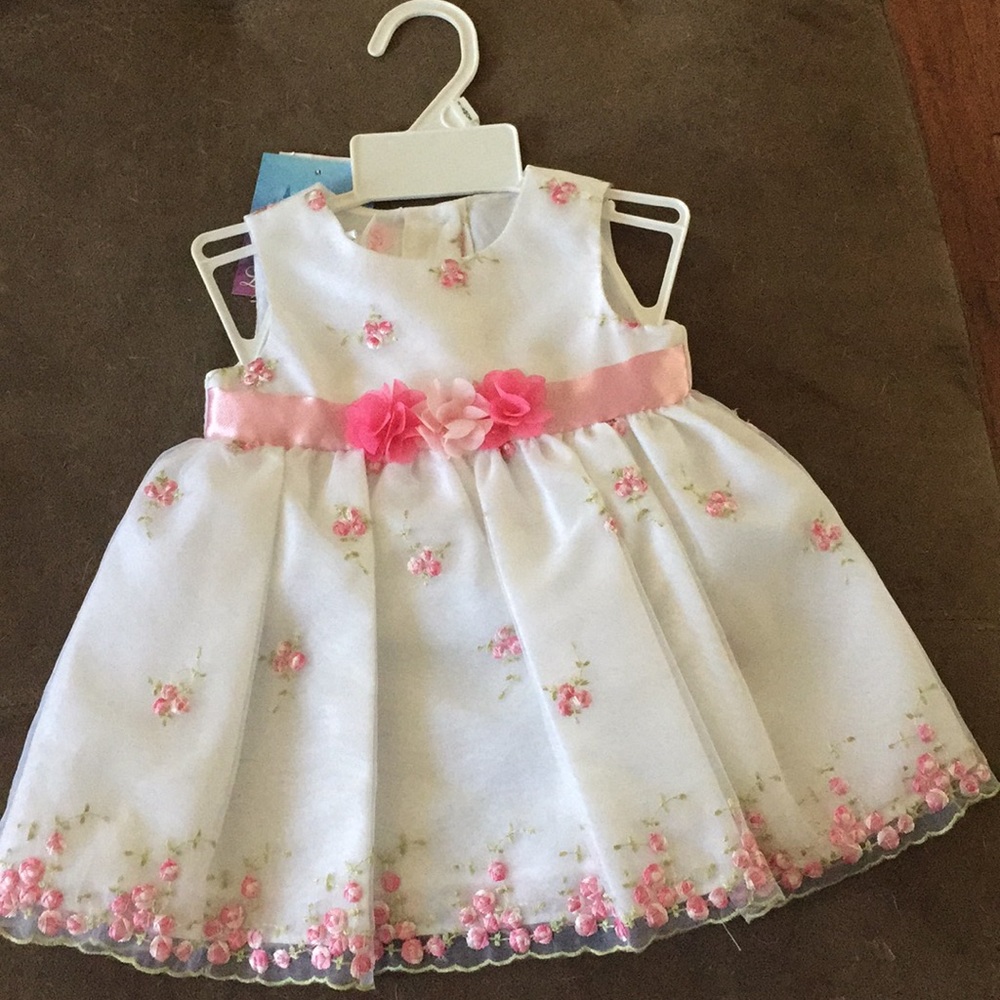 Baby girls dress size 3-6 months NWT